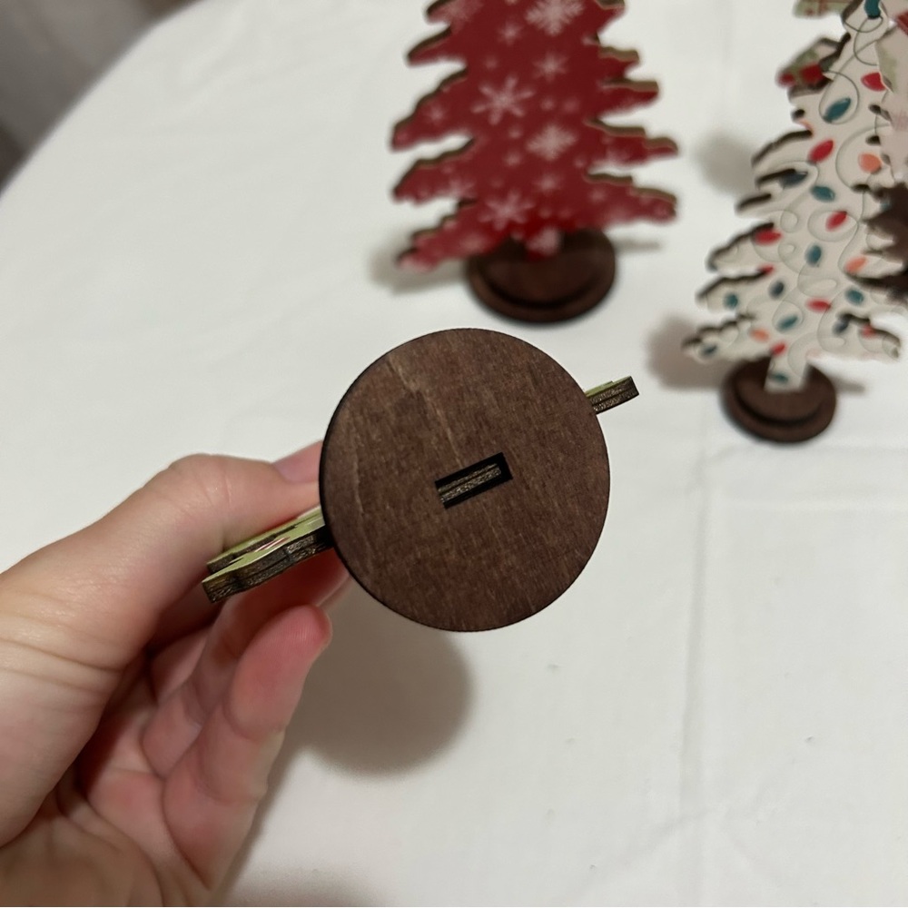 Set of 5 wooden Christmas Trees NWT - Picture 2 of 4